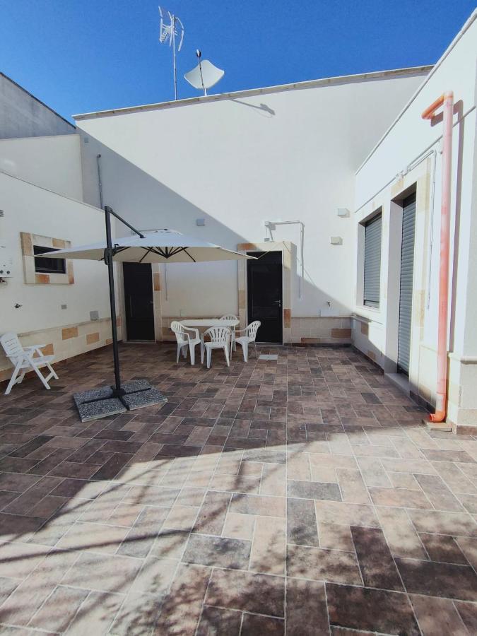 Appartamento Dante Avetrana Buitenkant foto